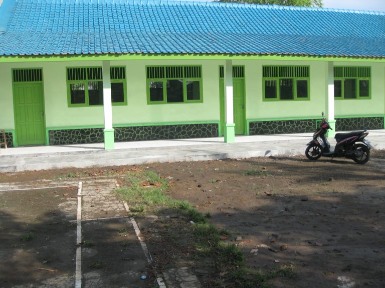 Renovasi Kelas Mts Anwarul Falah